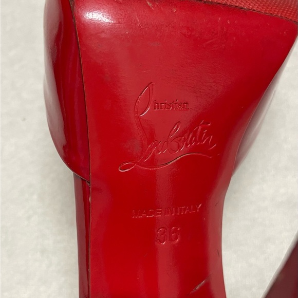 Authentic Christian Louboutin red heels size 35.5. - Picture 4 of 5